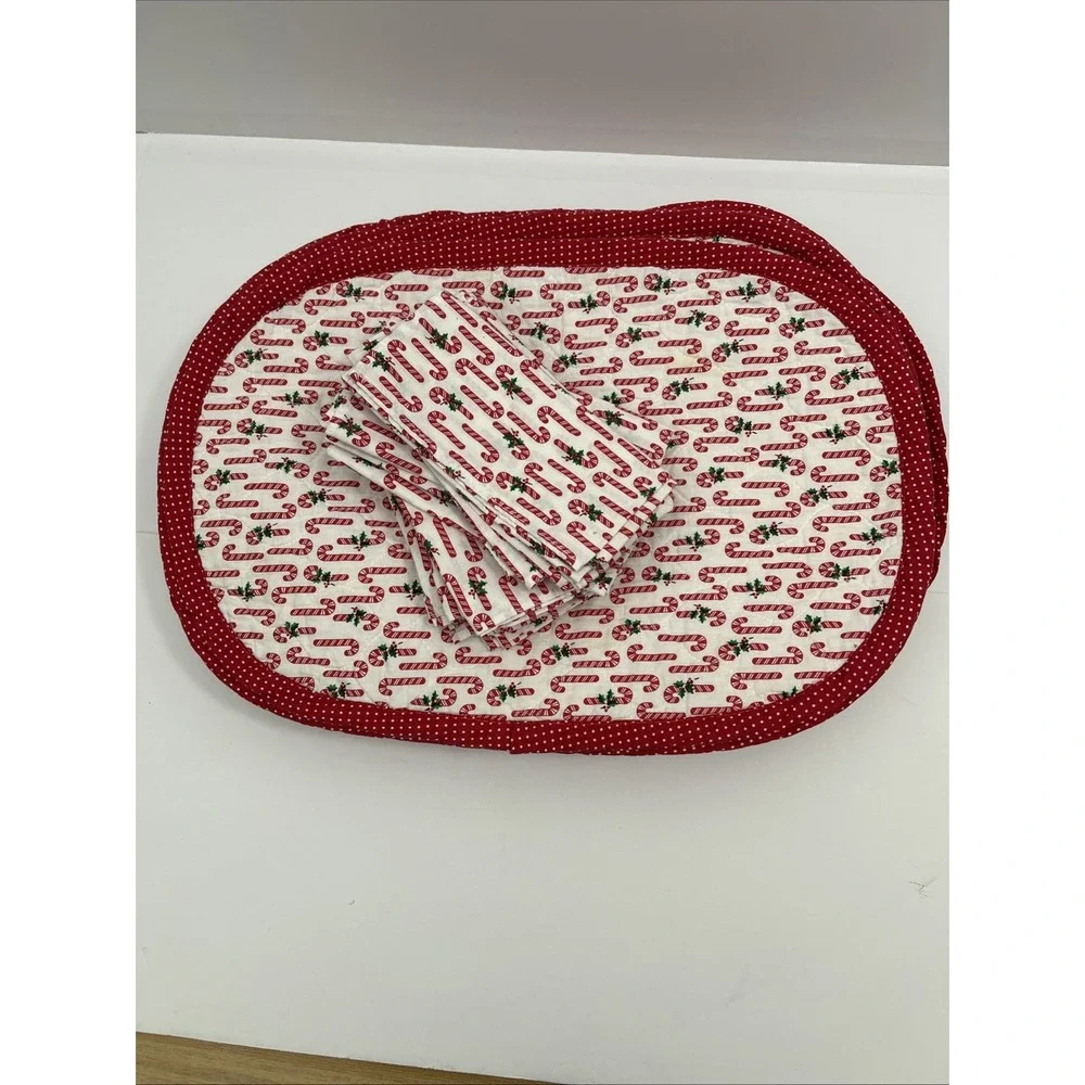 Christmas‎ Placemat And Napkin Set/24 Candy Cane Quilted Stains Vtg SKU 1229
